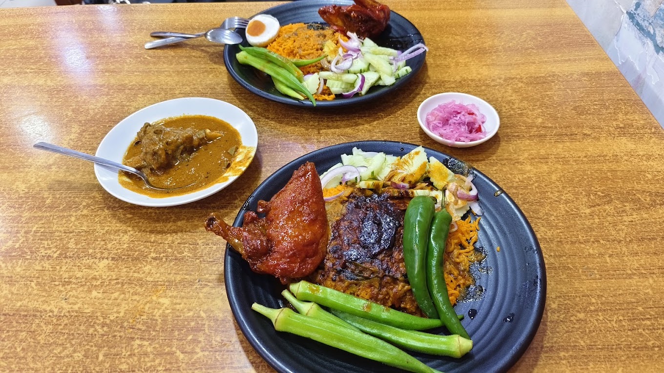 Savor the Flavors: Top 10 Iconic Food Spots in Penang 