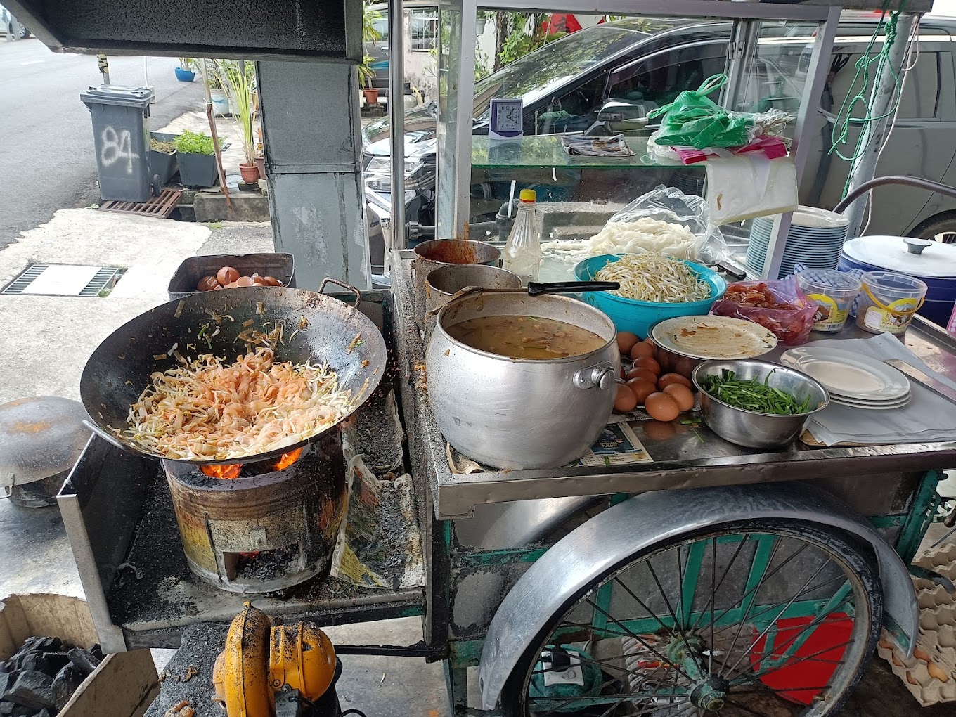 Savor the Flavors: Top 10 Iconic Food Spots in Penang 